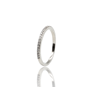 Alliancering i hvidguld med diamanter
