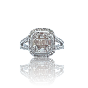 Ring i hvidguld med baguette diamanter og brillanter