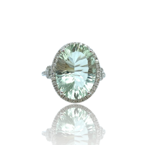 Ring med grøn ametyst og diamanter