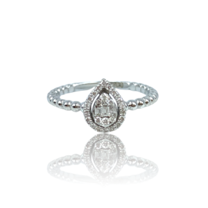 Ring i hvidguld med diamanter