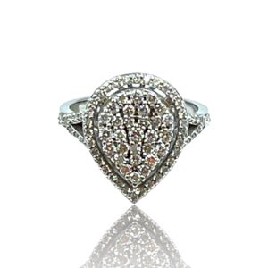 Dråbe ring i hvidguld med diamanter