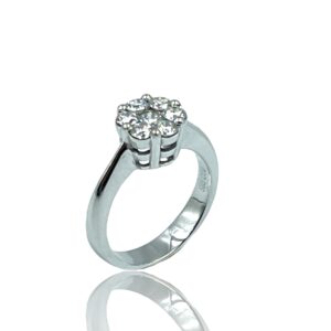 Ring i hvidguld med diamanter