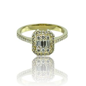 Ring i gult guld med baguette diamanter og brillanter