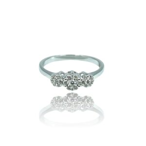 Ring i hvidguld med diamanter