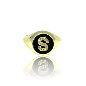 Signet ring i gult guld med diamanter