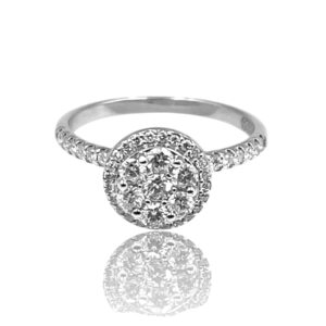 Ring i hvidguld med diamanter