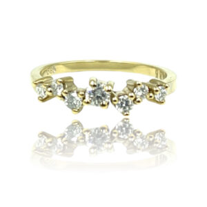 Ring i gult guld med diamanter