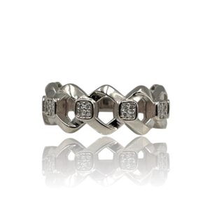Ring i hvidguld med diamanter